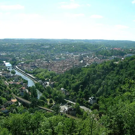 L'acacia Du Rouergue * La Rouquette