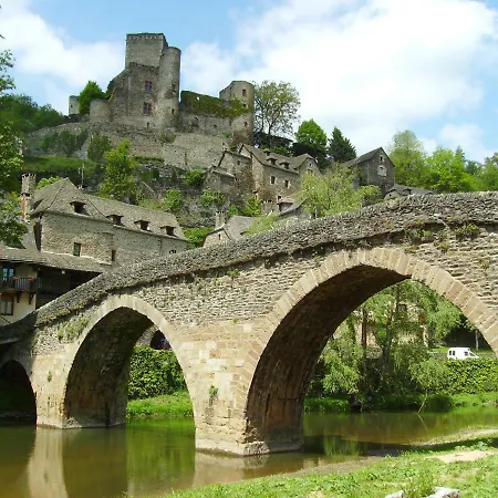 L'acacia Du Rouergue * La Rouquette
